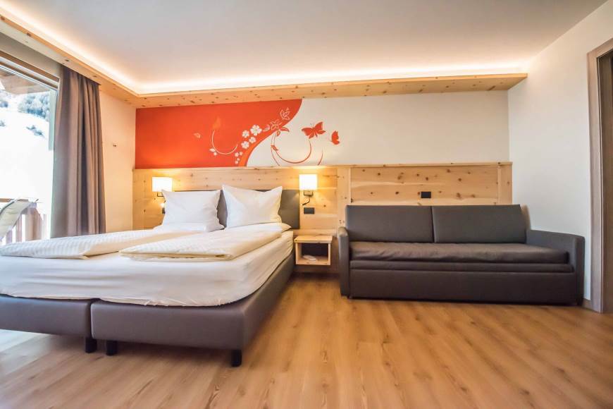 Camera con letto matrimoniale: Hotel Le Alpi a Livigno