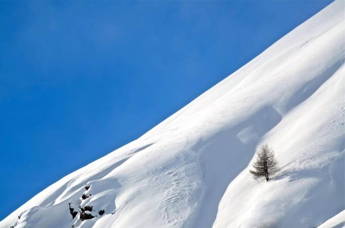 versante montagne innevate